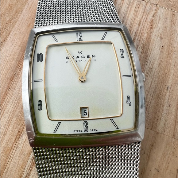 Skagen Denmark men’s rectangular slim dress watch NEW BATTERY - Picture 1 of 10